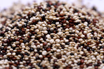 Fototapeta na wymiar Quinoa Getreide