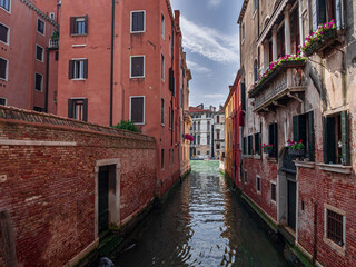 Venezia narrow water lanes and the unique town architecture