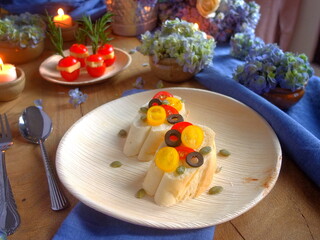 Wedding table plates and cutlery