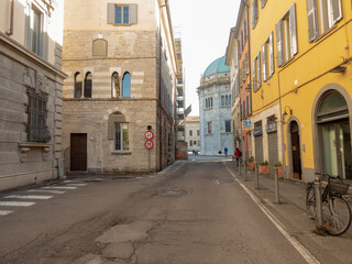 Fototapeta na wymiar center town Como via Rodari, 