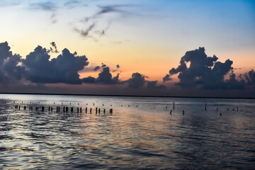 Obraz premium clouds over lake at dawn