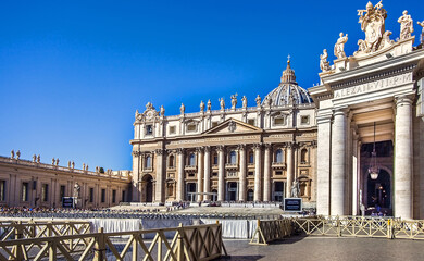 Obraz premium On St. Peter's Square at St. Peter's Basilica in the Vatican City in Rome