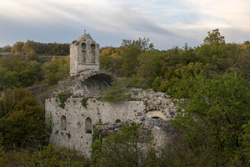 Fototapeta na wymiar remains of the abbey of Notre Dame la Brune near Aleyrac in Drôme provençale
