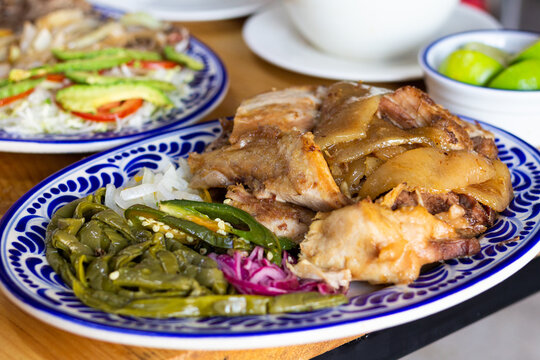carnitas y cueritos