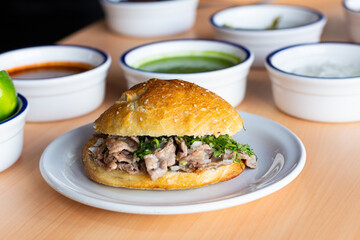 Cemita de carnitas