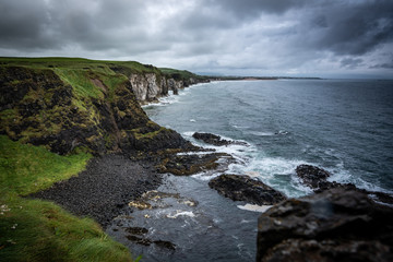 Wilde Küste in Nord-Irland