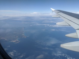 Fototapeta na wymiar Blick aus dem Flugzeug auf den nordwestlichen Teil von Mallorca mit Cala Rajada und Cala Agulla