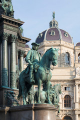 Obraz premium The Maria Theresa Monument Vienna is a huge memorial in the center of the place.