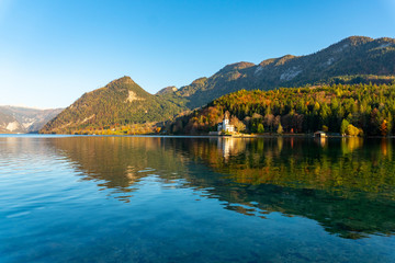 Obraz premium Grundlsee in the famous Salzkammergut in Austria