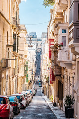 Fototapeta na wymiar small streets of Valletta