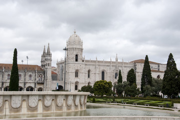 Fototapeta na wymiar The Jeronimos Monastery in Lisbon (Mosteiro dos Jerónimos) or the Jeronimos Monastery is Portugal's most important attraction.