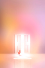 光が射し込むドアとネズミ