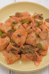 鶏肉のキムチ炒め