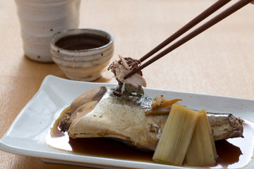 鯖の煮つけと酒