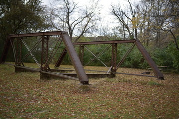 Fototapeta na wymiar old bridge in the forest