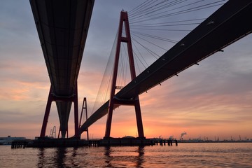 名港西大橋からの日の出