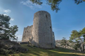 Fototapeta na wymiar Klicevica castle near Benkovac, well preserved medieval fortress, Dalmatia, Croatia