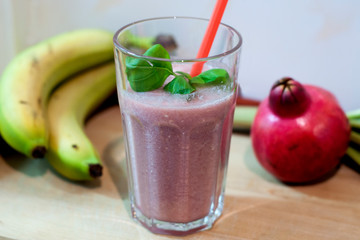 Koktajl banan-granat