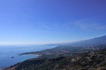 Fototapeta na wymiar View over the Sicilian mountains in Italy