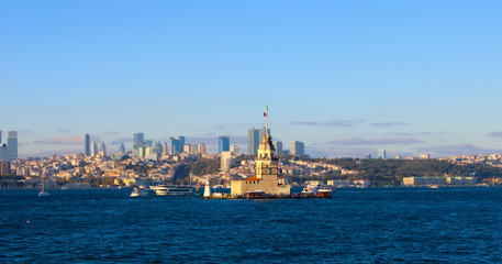 Fototapeta premium Maiden's tower of istanbul, Bosphorus and cityscape