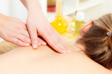 teilkörpermassage mit öl