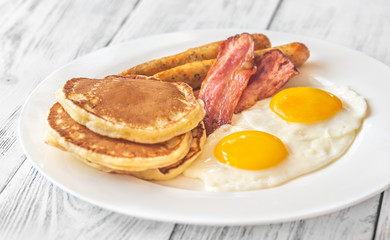 Traditional American breakfast