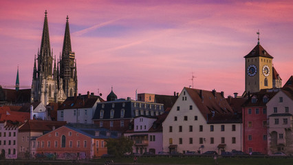 Fototapeta premium Altstadt von Regensburg mit Blick auf den Dom