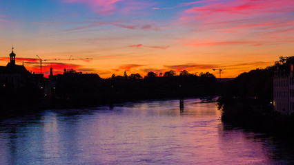 Sp&auml;tsommerlicher Sonnenuntergang &uuml;ber Regensburg