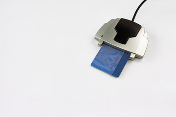 Electronic card reader for digital identification of people and perform economic transactions through a computer system or computer on white background