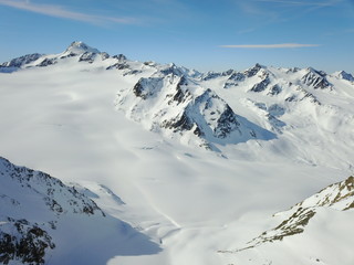 Fototapeta na wymiar Winter at alps snow and mountain peaks