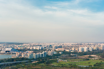 Obraz premium Landscape from bird view of Singapore skyline with city