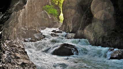 Wilder Wasserfluss in der Partnachklamm