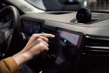Touch interaction in car personal assistant nio nomi