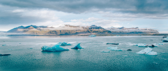 Beautifull landscape with floating icebergs in Jokulsarlon glacier lagoon