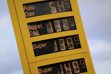 Gas