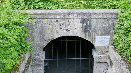 Fototapeta na wymiar Tunneleingang in Salzburg