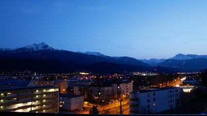Fototapeta na wymiar Innsbruck bei Nacht