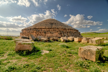  Medracen  - a royal mausoleum-temple of the Berber Numidian Kings near Batna city  - Algeria - obrazy, fototapety, plakaty