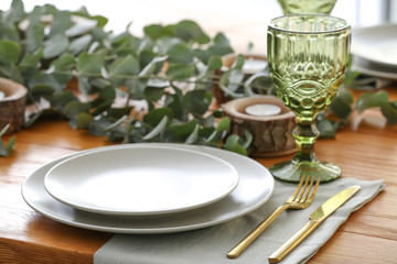 Beautiful table setting with floral decor