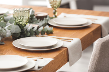 Beautiful table setting with floral decor