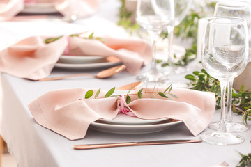 Beautiful table setting with floral decor