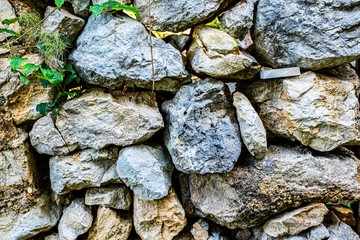 stone and rocks for a wall