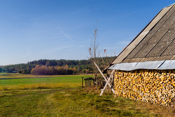 Wzgórza Sokólskie, Tradycyjna architektura drewniana, Krzyże i kapliczki © podlaski49