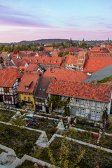 historische Altstadt von Quedlinburg am Abend vom Stiftsberg