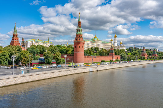 Moskau Blick von der Moskwa auf den Kreml