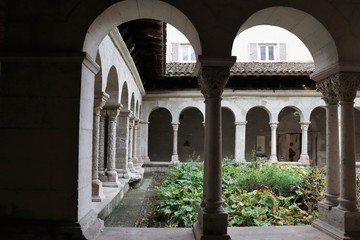 Cloître Saint André le Bas construit au 12 ème siècle à côté de l'abbaye - Ville de Vienne - Département de l'isère - France