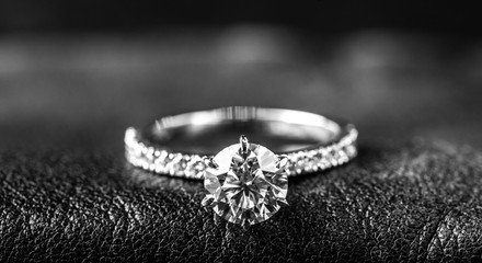 Diamond engagement ring