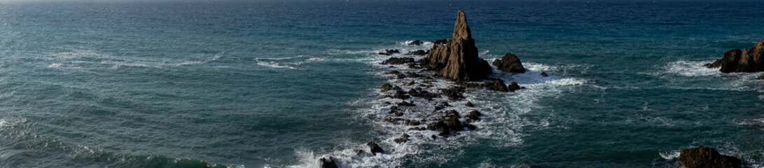 Panor&aacute;mica del arrecife de las sirenas en el parque natural cabo de Gata, Almer&iacute;a