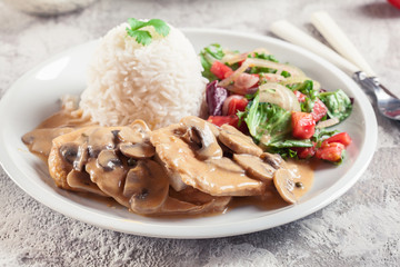 Chicken escalopes with champignion in creamy sauce
