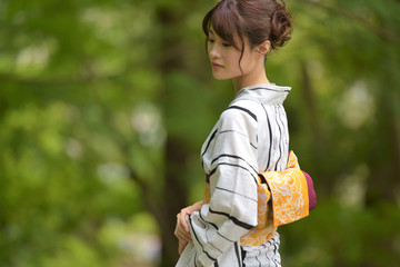 美しい日本人女性の浴衣姿